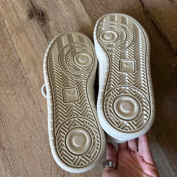 Veja V-10 White Court Sneakers Trainers size women's 7 - Picture 5 of 7